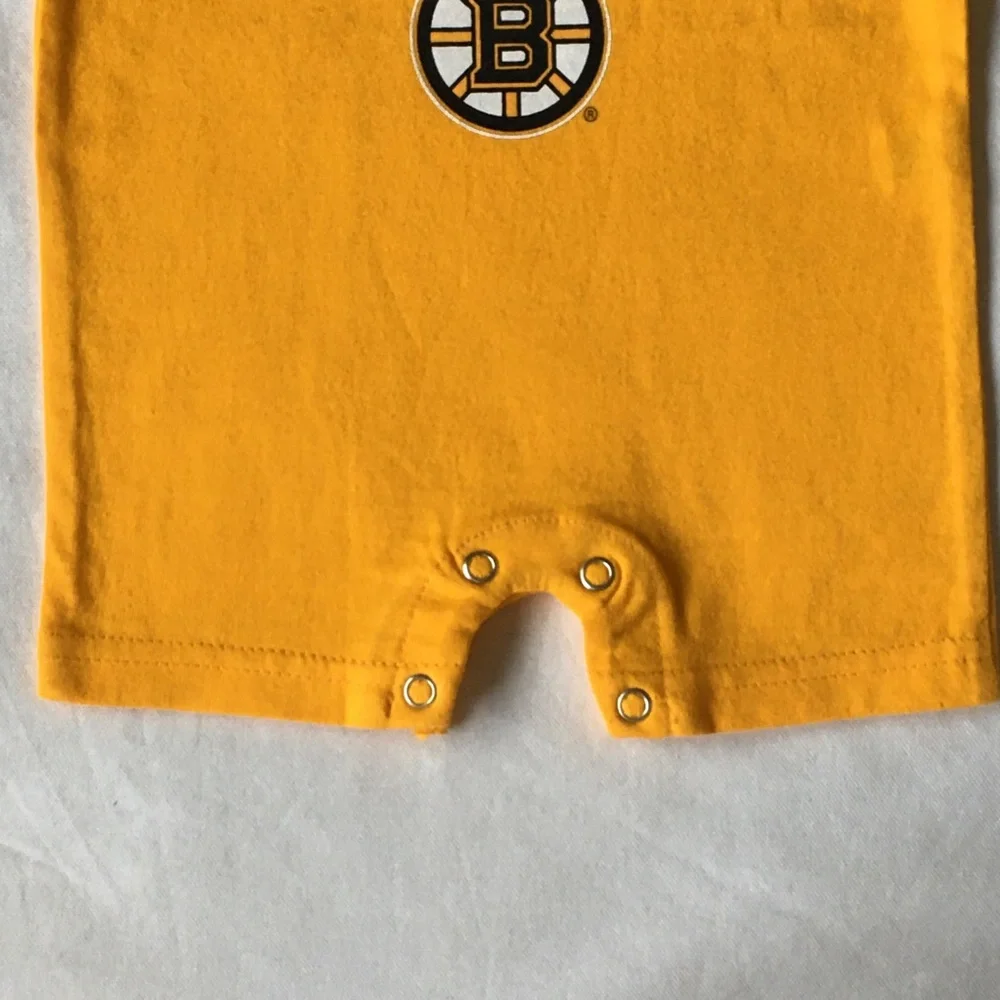 COPY - Bruins outfit 0 3 months NWT New hockey Boston